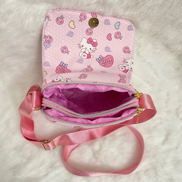 $20 Super Cute Hello Kitty with Writing Black Hand/Body Bag with Double Zipper - Picture 4 of 4